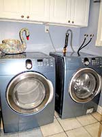 1079 Harold Road - Laundry in Bath