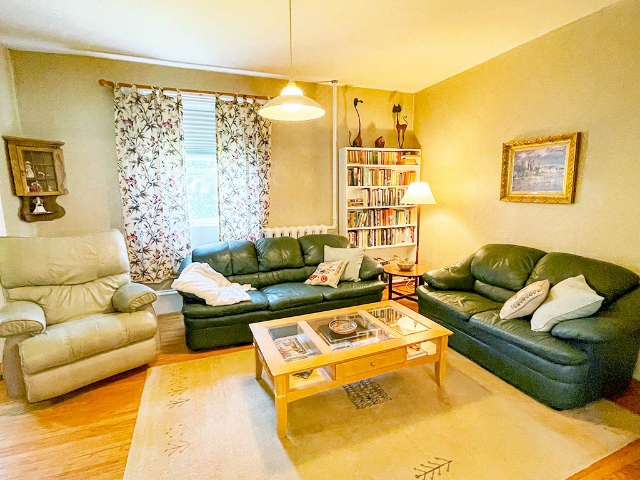 32 Hillside Street - Living Room